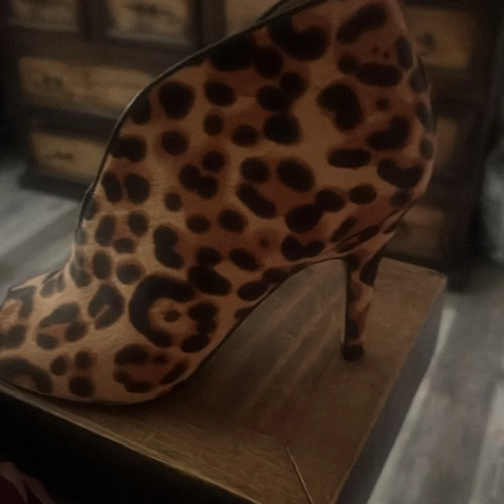 Leopard print ankle booty style - Picture 4 of 5